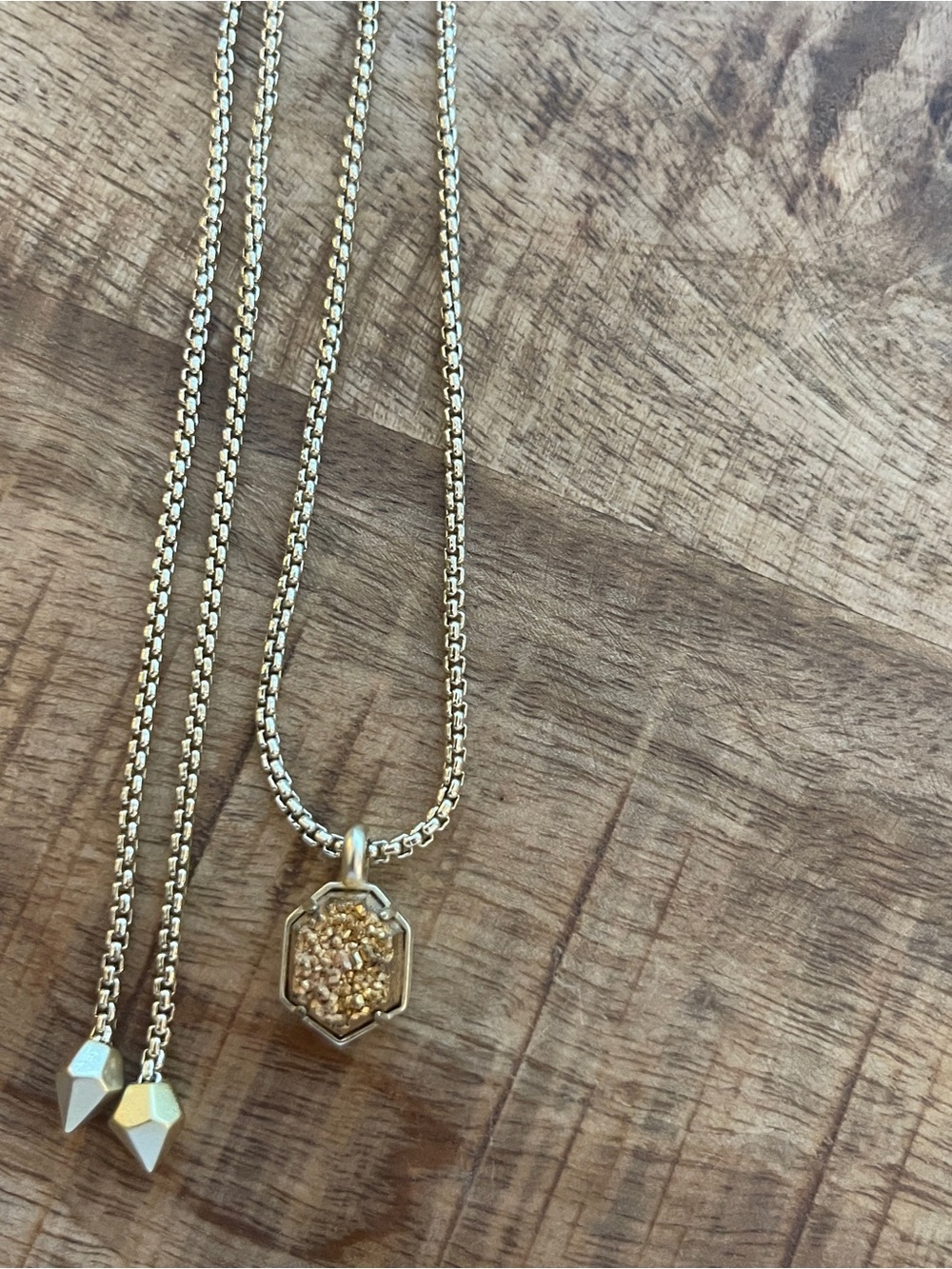 Kendra Scott adjustable length necklace in gold with gold shimmer stone - Picture 4 of 4